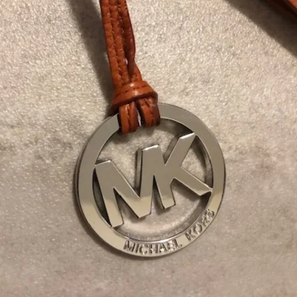 Michael Kors Leather Hobo Bag EUC - Picture 10 of 16